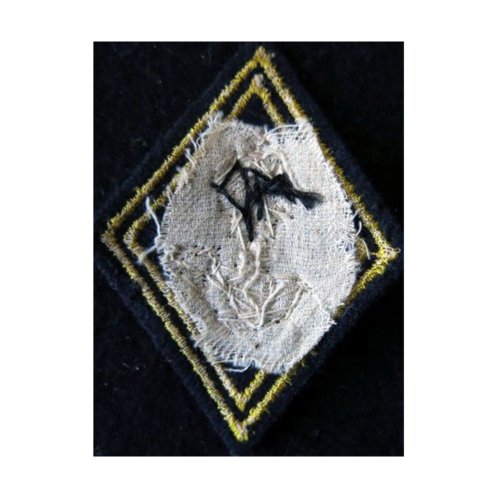 LOSANGE DE BRAS MODÈLE 45 : Officier des chasseurs (Alpins, à pied) en état major période indéfinie en cannetille argent