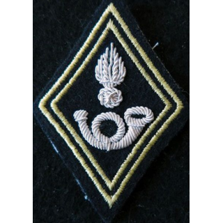 LOSANGE DE BRAS MODÈLE 45 : officiers chasseurs (Alpins, à pied) Instruction en cannetille
