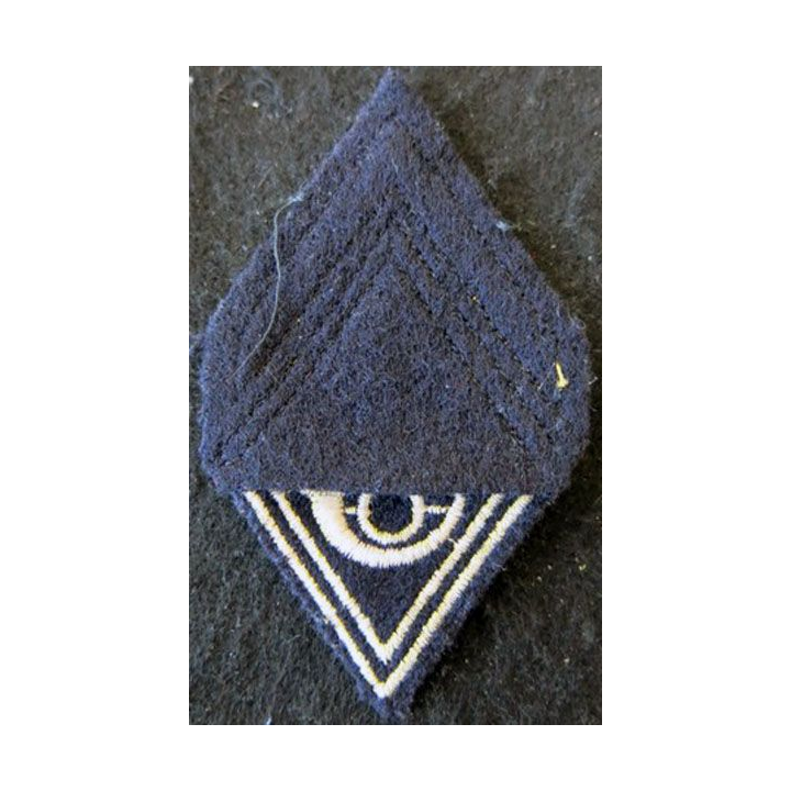 LOSANGE DE BRAS MODÈLE 45 : galon de 1° classe du 1° Groupe de chasseurs ou 1° BC (CENTAC)