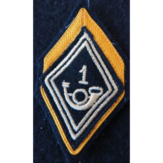 LOSANGE DE BRAS MODÈLE 45 : galon de 1° classe du 1° Groupe de chasseurs ou 1° BC (CENTAC) chevron inferieur