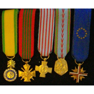 FRANCE : BARRETTE DE 5 DÉCORATIONS MINIATURES