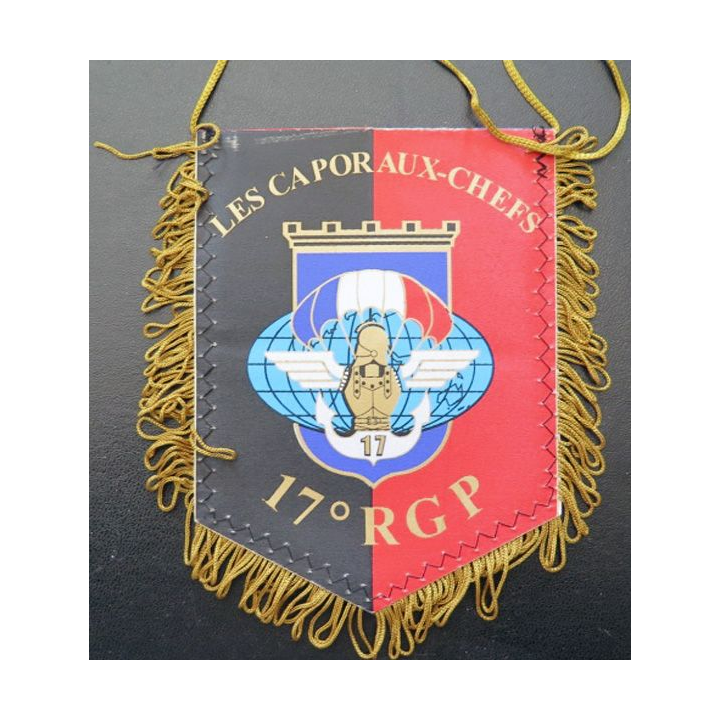 17° RGP : fanion les Caporaux chefs 17° régiment du génie parachutiste