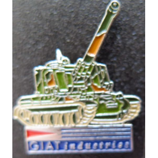 Pin's de GIAT industries canon autotracté