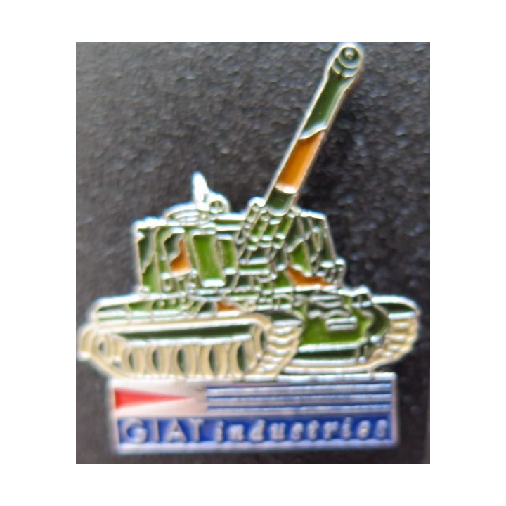 Pin's de GIAT industries canon autotracté