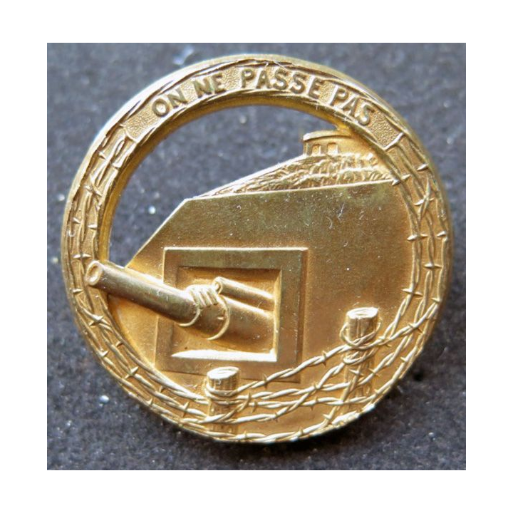 MAGINOT : insigne béret MAGINOT "on ne passe pas" doré Arthus bertrand