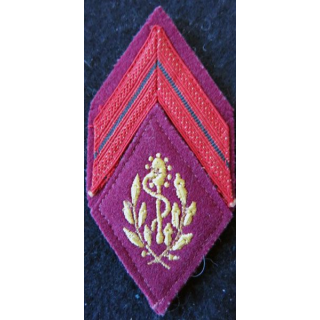LOSANGE DE BRAS MODÈLE 45 :  Caporal auxiliaire sanitaire troupe du Service de santé des armées