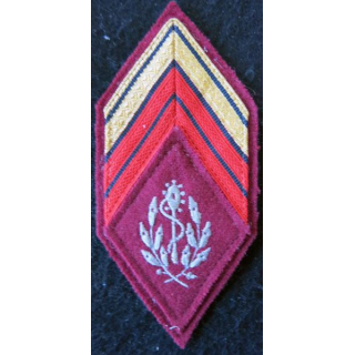 LOSANGE DE BRAS MODÈLE 45 :  Caporal chef ADL auxiliaire sanitaire du Service de santé des armées
