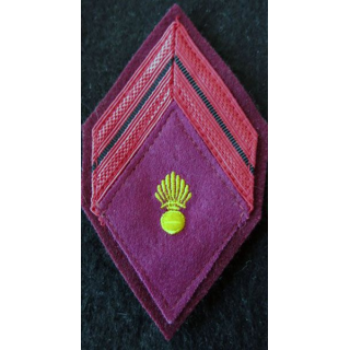 LOSANGE DE BRAS MODÈLE 45 : caporal du Service de santé des armées grenade en fil jaune