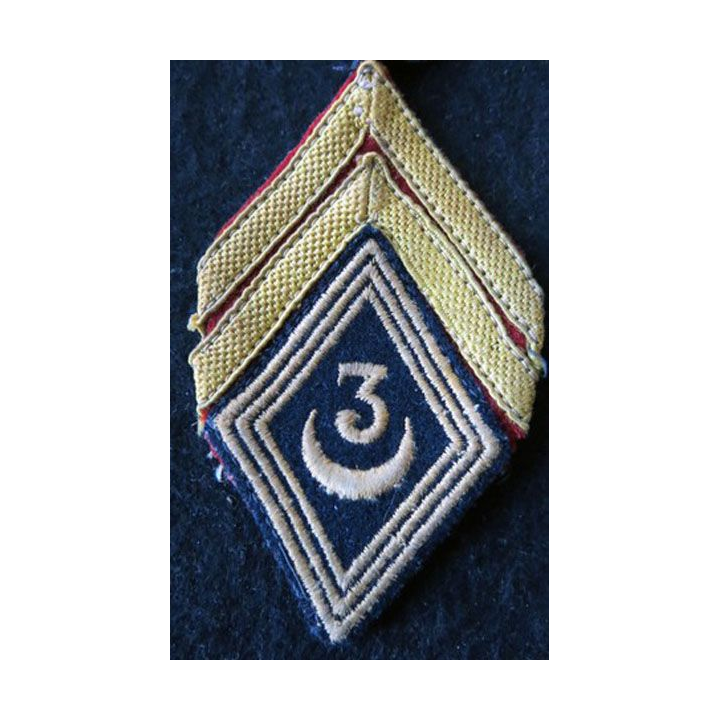 LOSANGE DE BRAS MODÈLE 45 :  brigadier du 3° régiment de spahis algériens FFA 1948