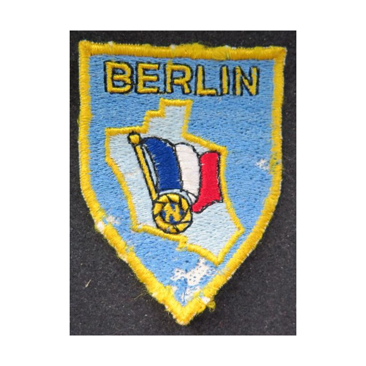 BERLIN :  insigne tissu des troupes françaises stationnées à Berlin