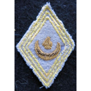 LOSANGE DE BRAS MODÈLE 45 : officiers du 4° régiment de  tirailleurs tunisiens en cannetille 1950
