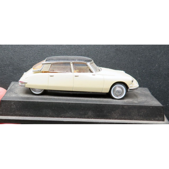 Citroën DS 19 1956 Universal Hobbies 1/43°