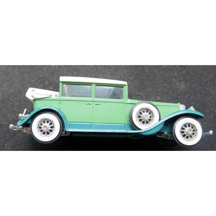 Cadillac V 16 1951 452 A de Solido 1/43° 10 79 n° 85