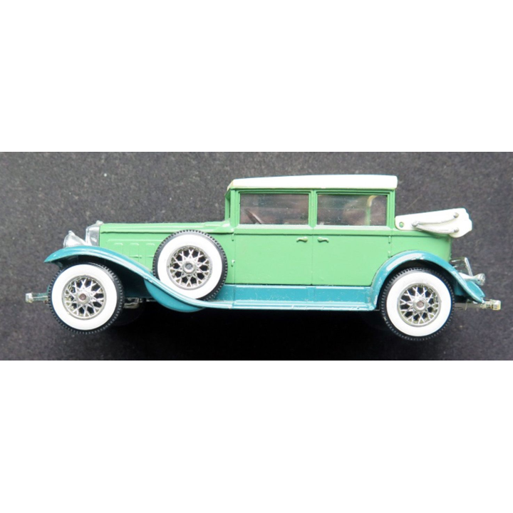 Cadillac V 16 1951 452 A de Solido 1/43° 10 79 n° 85
