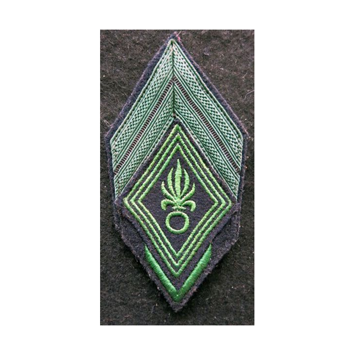 LOSANGE DE BRAS MODÈLE 45 : Ecusson modèle pour caporal Légion Etrangère avec chevron ancienneté