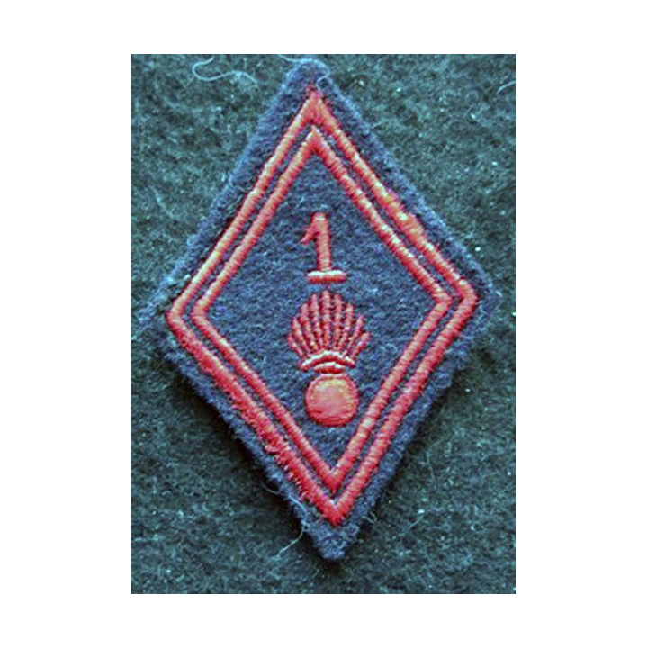 LOSANGE DE BRAS MODÈLE 45 : modèle troupe 1° régiment d'infanterie