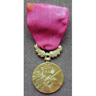 médaille tchèque 25 UNOR 1948 Vule Lidu Zakonem coup de Prague