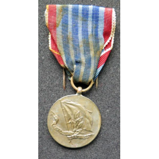 TCHECOSLOVAQUIE : médaille pour le dévouement au travail 