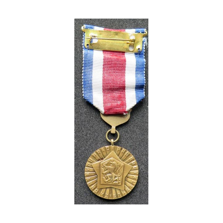 TCHECOSLOVAQUIE : médaille pour le travail dévoué du socialisme
