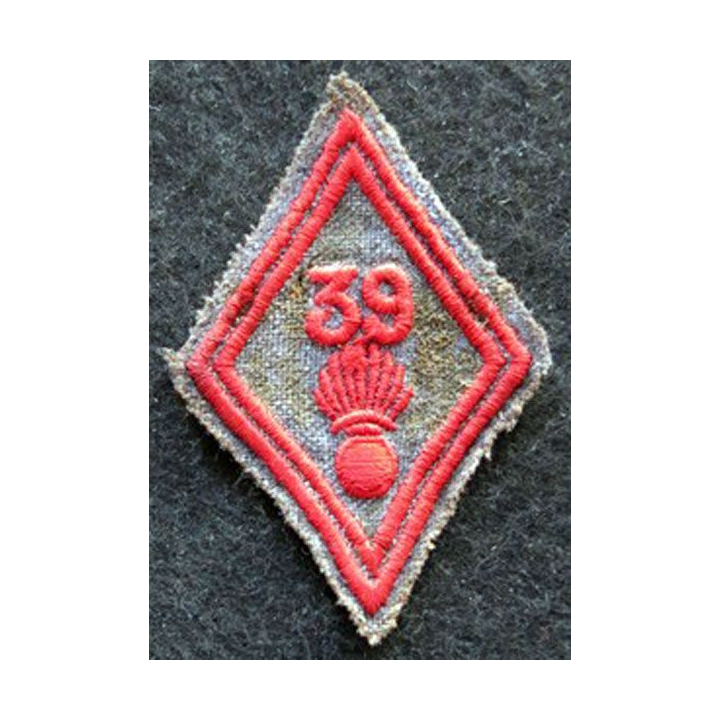 LOSANGE DE BRAS MODÈLE 45 : modèle troupe 39° régiment d'infanterie période AFN