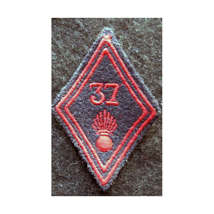 LOSANGE DE BRAS MODÈLE 45 : modèle troupe 37° régiment d'infanterie