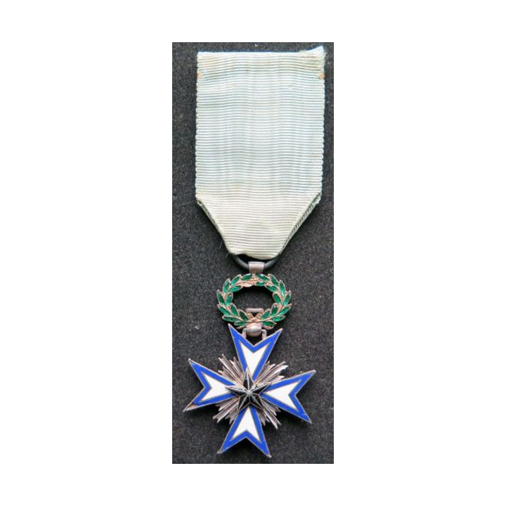 Médaille de chevalier de l'étoile noire du Bénin en émail et en argent