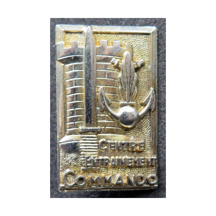 CEC GIVET : Insigne métallique du CEC de Givet de fabrication Delsart G. 2005