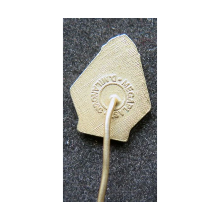insigne broche commémoratif yougoslave période soviétique