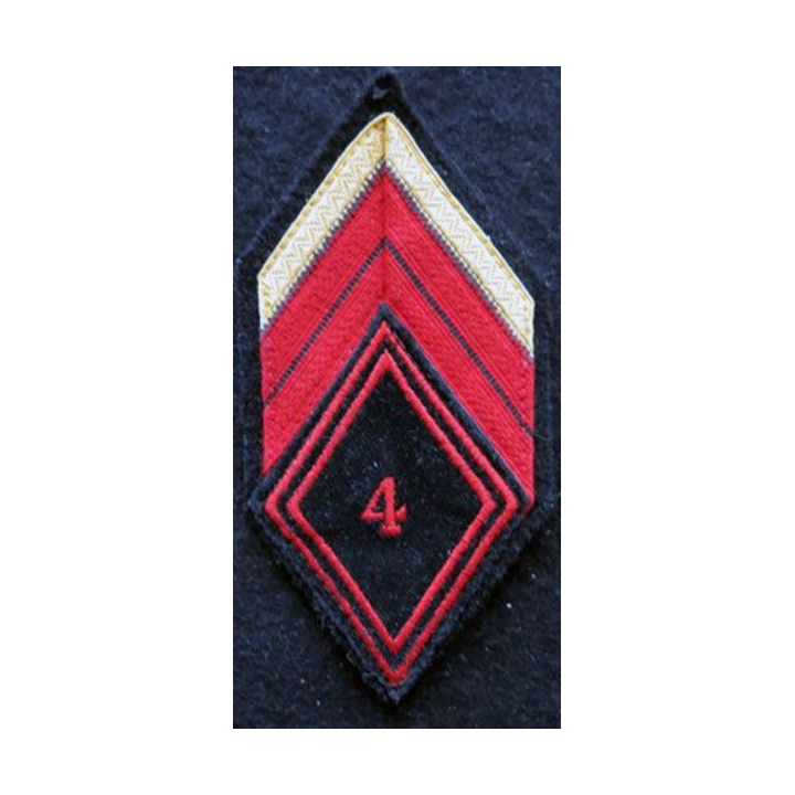 LOSANGE DE BRAS MODÈLE 45 : Ecusson de caporal chef du 4° régiment de Génie 27° DA