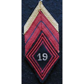 LOSANGE DE BRAS MODÈLE 45 : Ecusson de caporal chef du 19° régiment de Génie