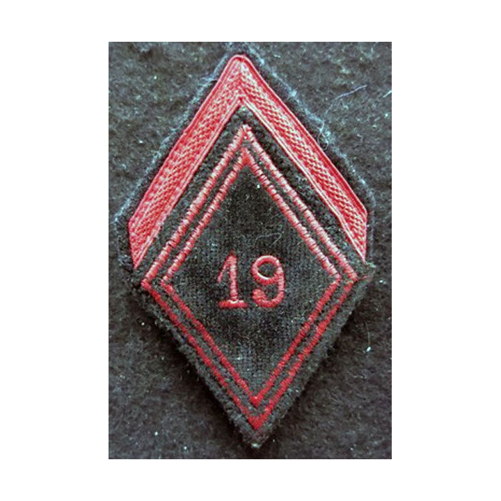 LOSANGE DE BRAS MODÈLE 45 : Ecusson de sapeur de 1° classe du 19° régiment de Génie avant 1994