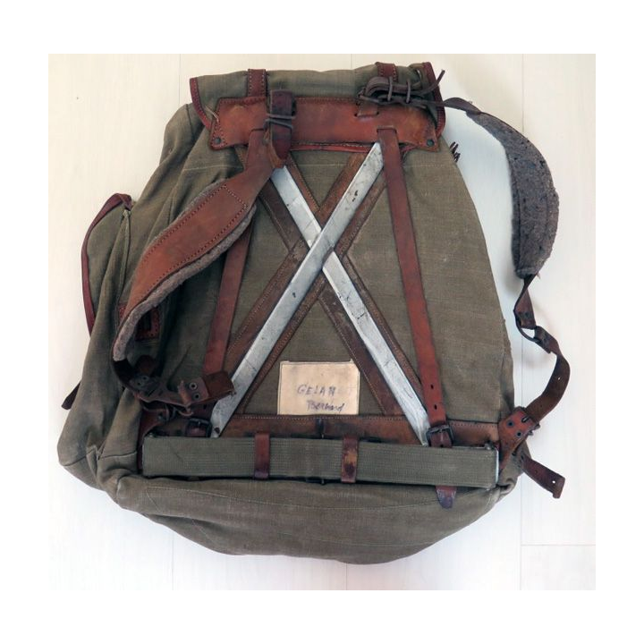 Sac à dos militaire vert armé LAFUMA en toile et cuir armatures en fer
