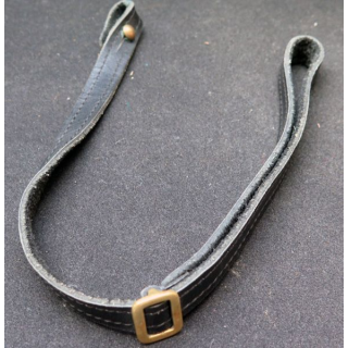 jugulaire en cuir de casque de la gendarmerie de longueur 55 cm déplié