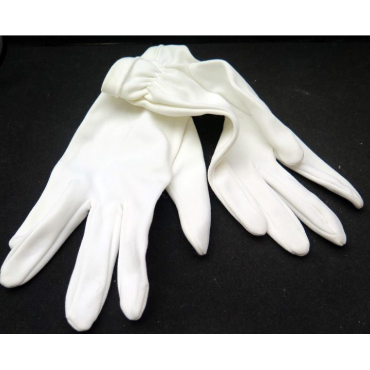 paire de gants blancs tenue de cérémonie taille 8 fermeture élastique