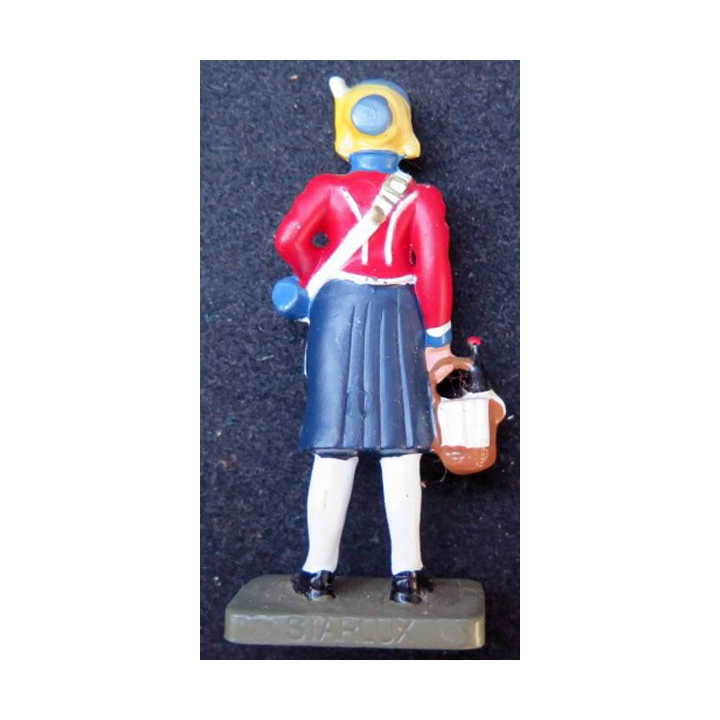 SOLDAT DE PLOMB : serveuse militaire de Starlux