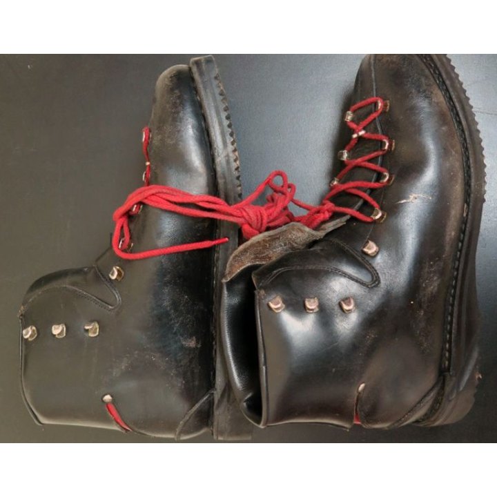 Chaussures militaire de ski à lacet Ouragan en cuir de taille 9 1/2 (taille 44) 