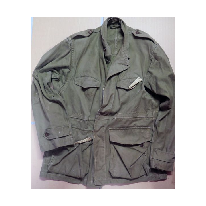 Vieille Veste de treillis vert armée coutures apparentes