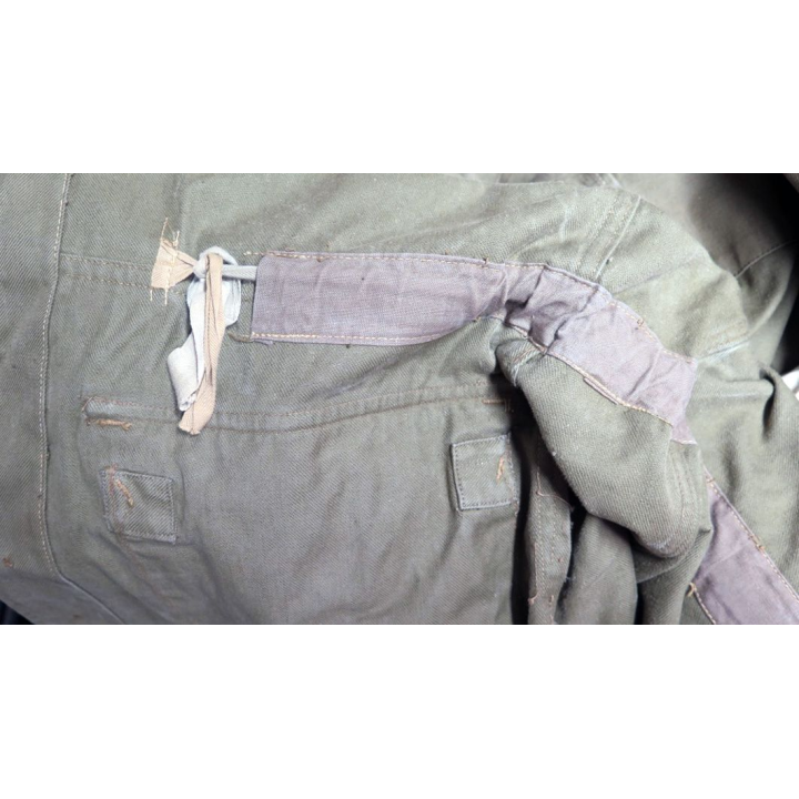 Vieille Veste de treillis vert armée coutures apparentes