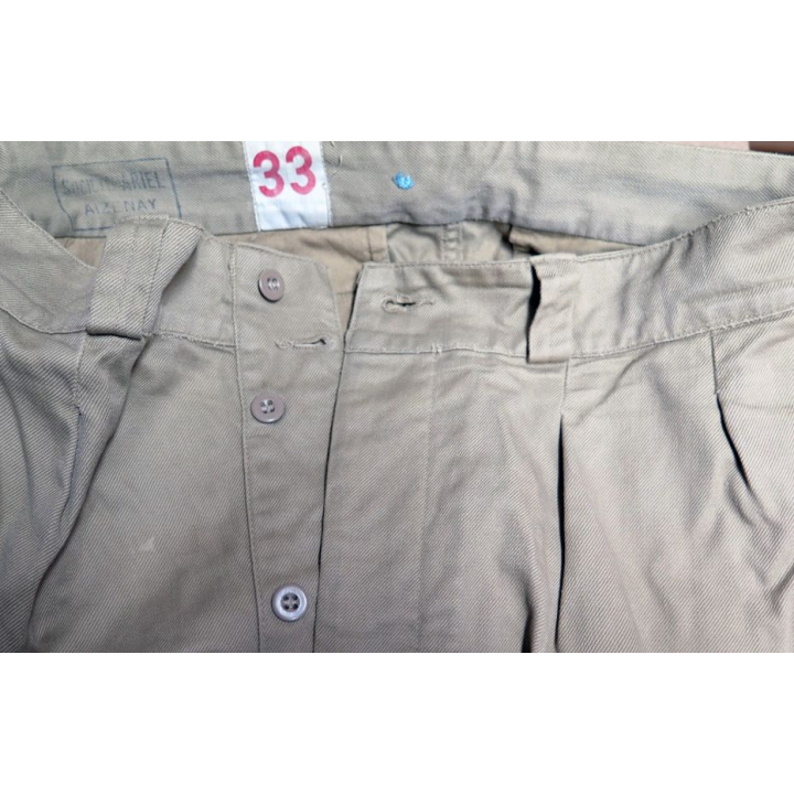 Vieux pantalon de brousse en toile épaisse kaki clair de la société Ariel 33