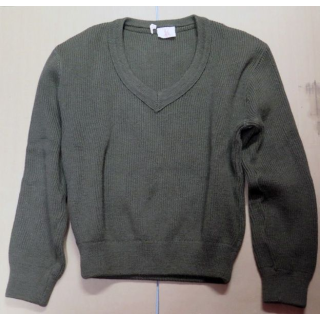 Pull vert armée année 1977 fabrication Gilles taille 96 1/2 patron