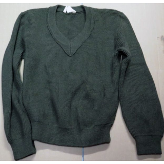 Pull vert armée année 1977 fabrication Gilles taille 96 1/2 patron