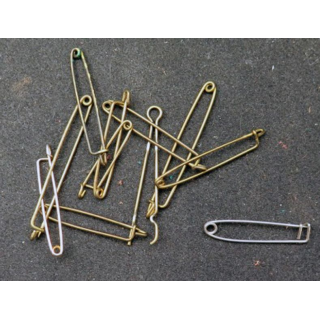 MILITARIA : lot de 10 épingles en laiton de dimensions variées