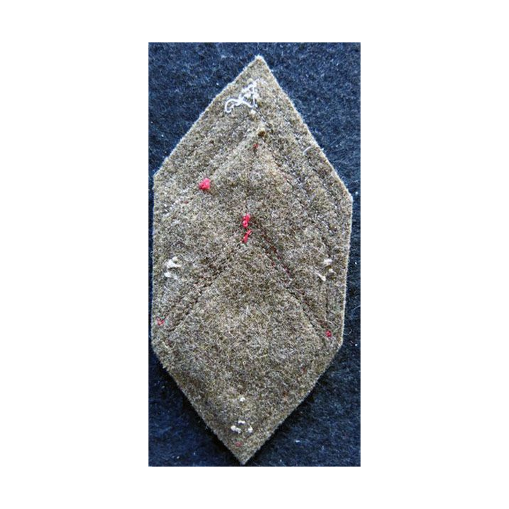 LOSANGE DE BRAS MODÈLE 45 : Ecusson de caporal du 516° Groupe de Transport (516° GT) INDO 1950