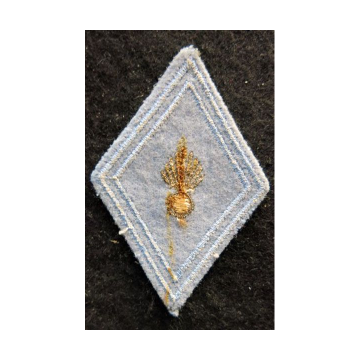 LOSANGE DE BRAS MODÈLE 45 : Ecusson sous officier de l' ENTSOA d'Issoire