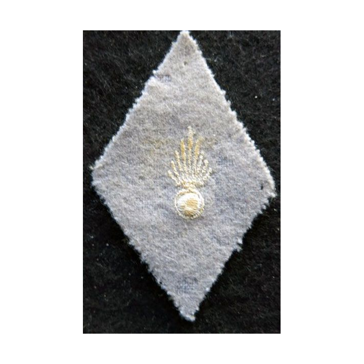 LOSANGE DE BRAS MODÈLE 45 : Ecusson sous officier de l'École d'application de l'arme blindée et de la cavalerie EAABC