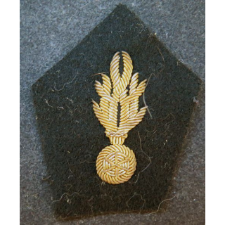 insigne tissu de col  modèle Gendarmerie mobile en cannetille après guerre