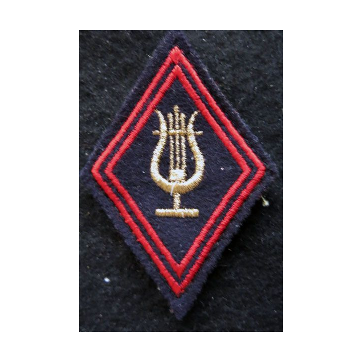 LOSANGE DE BRAS MODÈLE 45 : Ecusson modèle pour sous officier musicien de l'Infanterie fil doré laminette