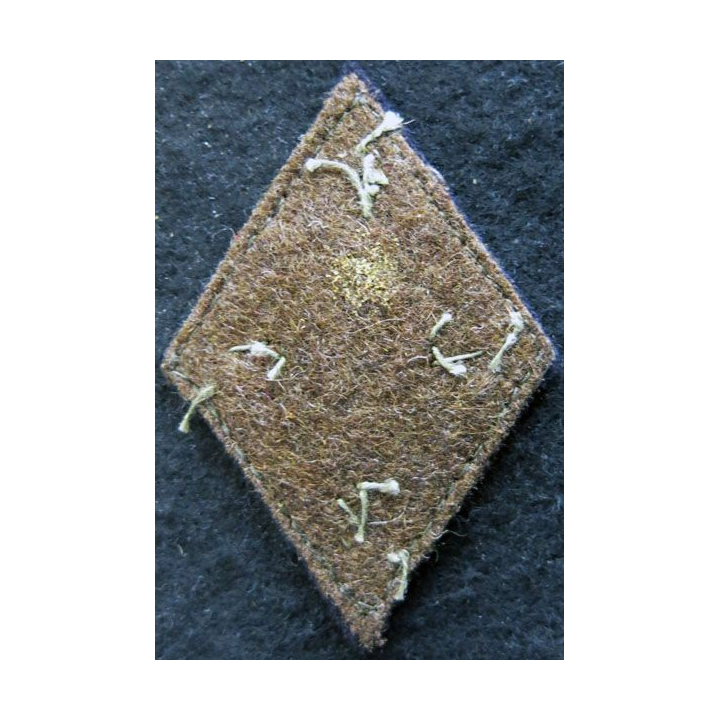 LOSANGE DE BRAS MODÈLE 45 : Ecusson modèle pour sous officier musicien de l'Infanterie fil doré laminette