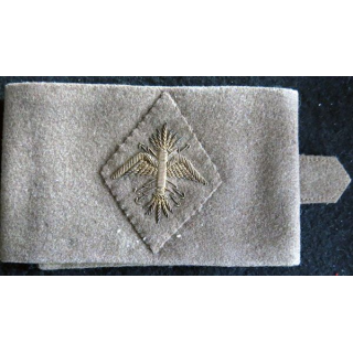 LOSANGE DE BRAS MODÈLE 45 : sur brassard d'ingénieur militaire 1° modèle avant 1958 en cannetille or