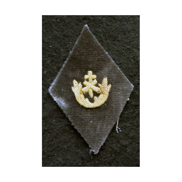 LOSANGE DE BRAS MODÈLE 45 : Ecusson d'officier Adjoint administratif, production d'armement en cannetille or